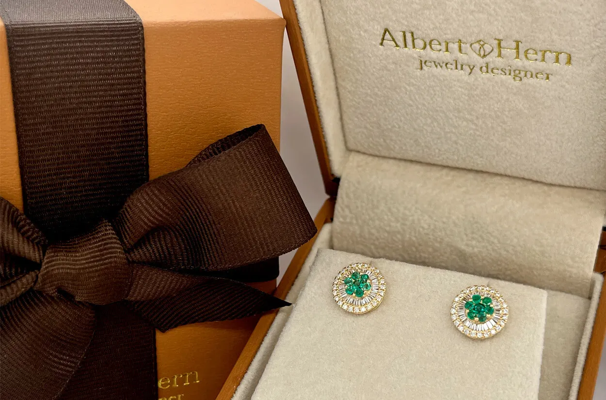 Earrings 18kt Gold Center Emeralds & Diamonds Pizza