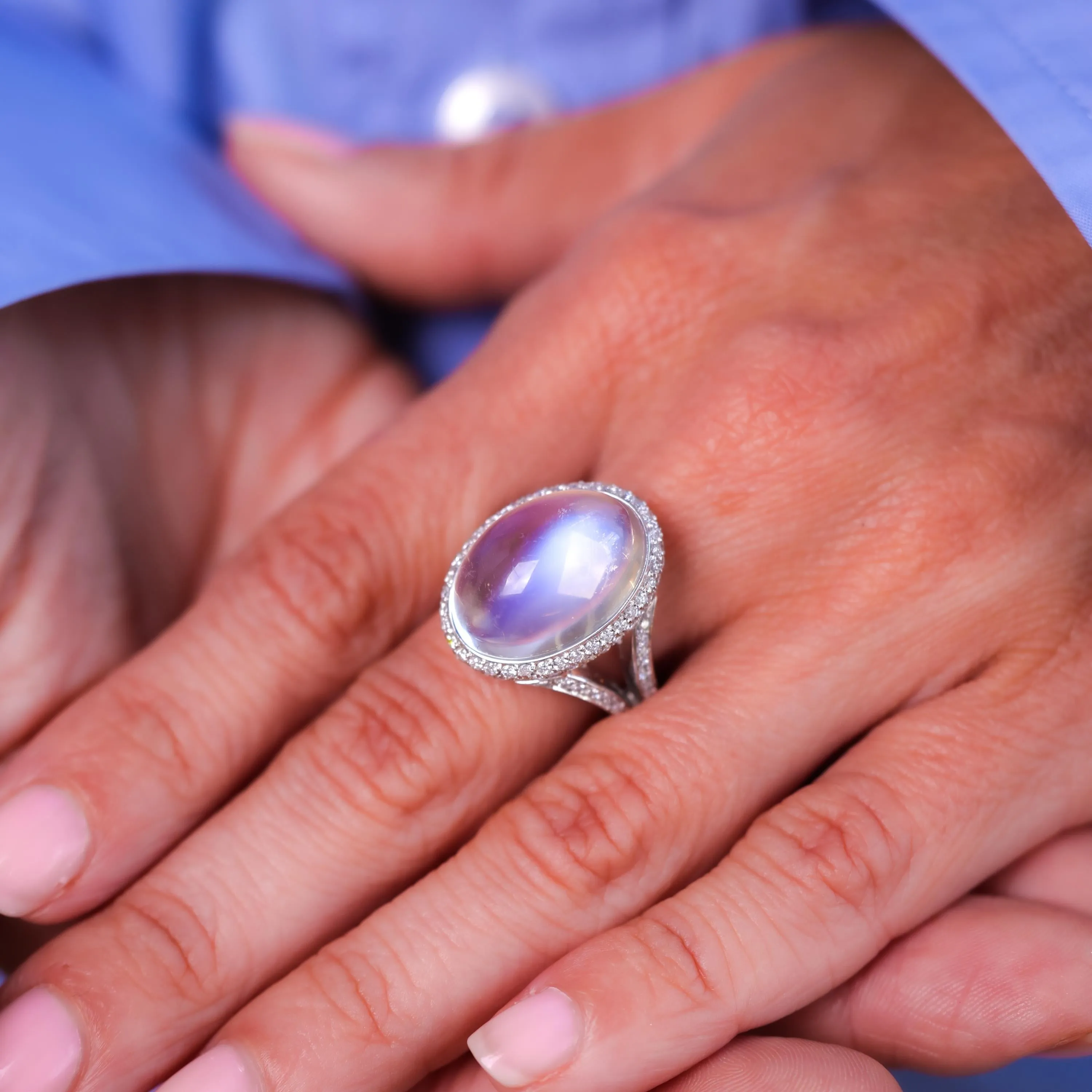 Extraordinary moonstone diamond 18k white gold cocktail ring