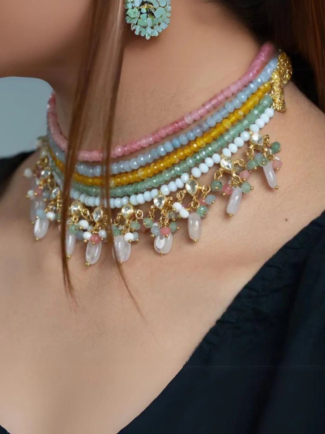 Multicolour Pearl And Beads Choker